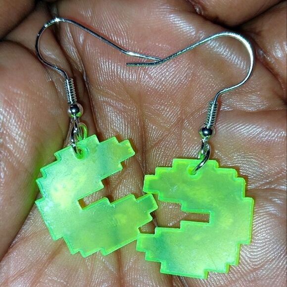 Retro cartoon game earrings - Picture 5 of 6
